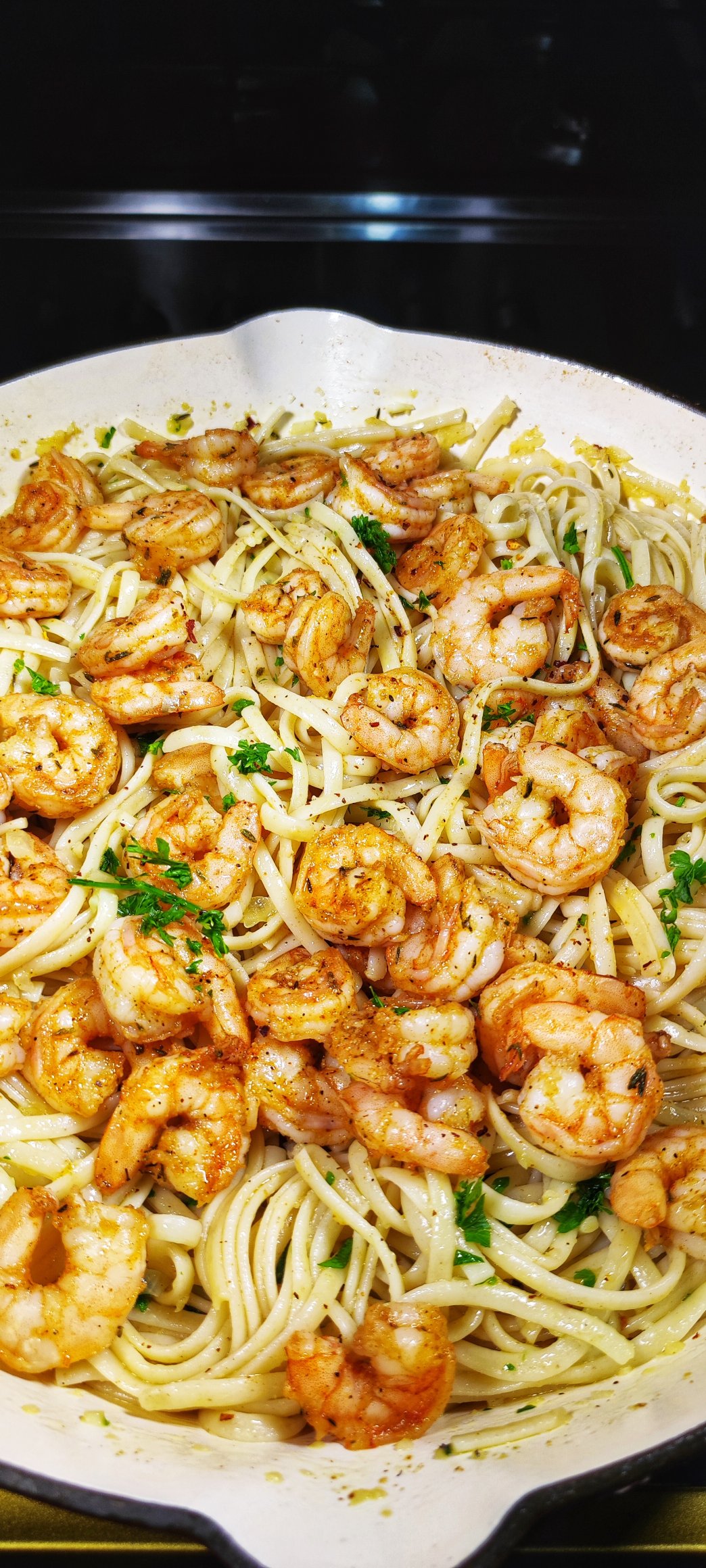 One-Pan Garlic Shrimp Linguine with Cherry Tomatoes
