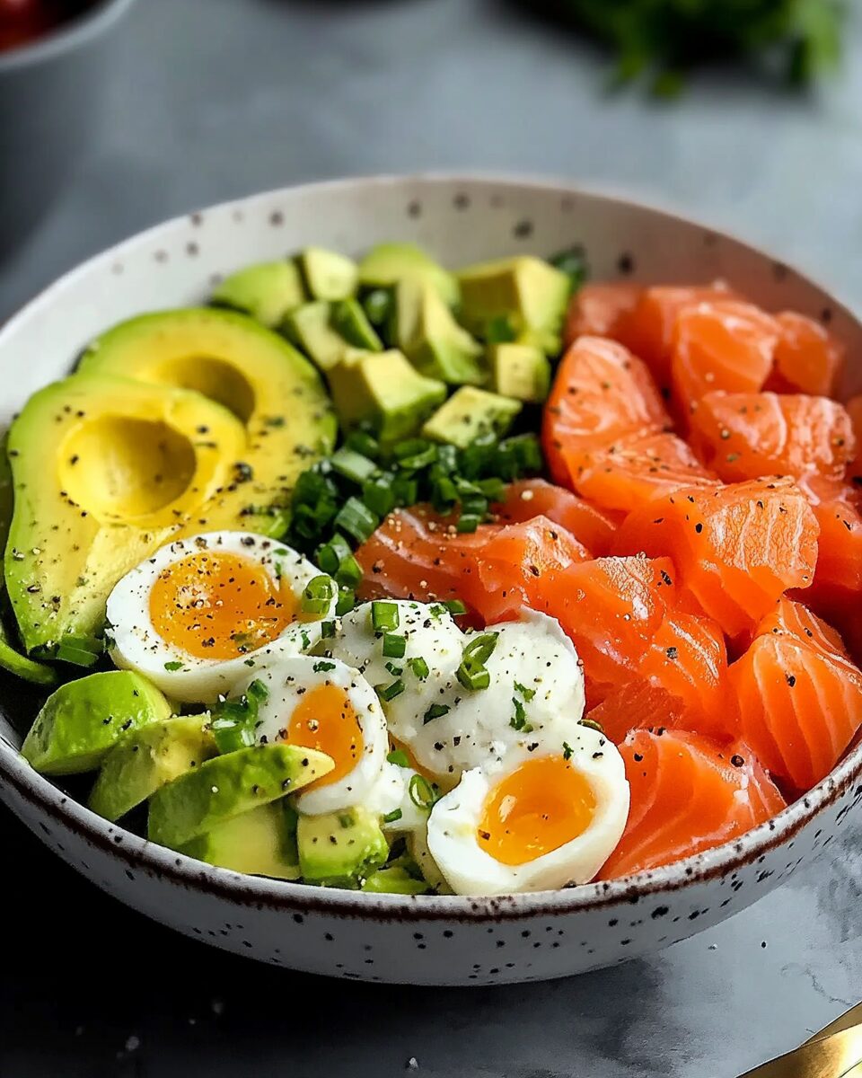 Avocado-Smoked Salmon Breakfast Bowl