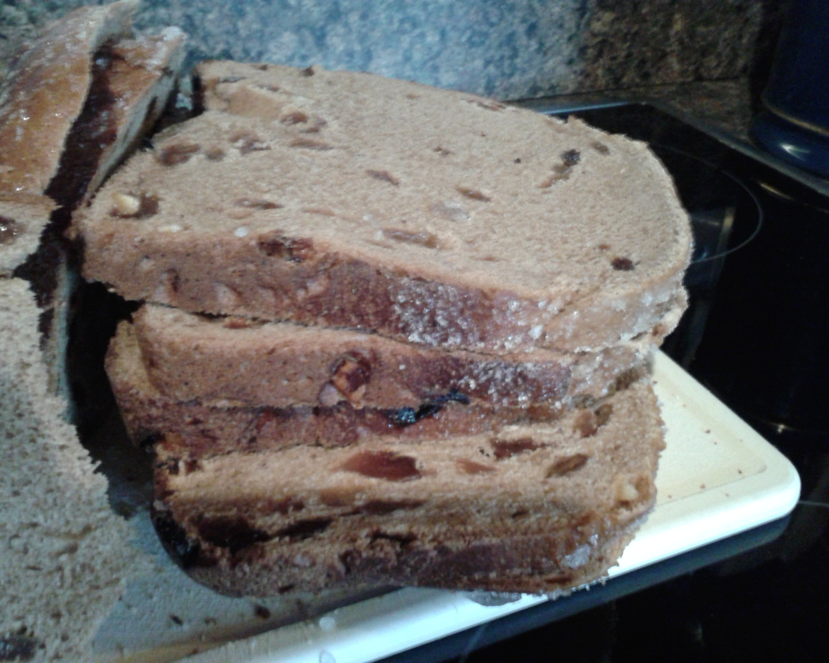 Spiced Easter Bread with Cinnamon Raisins