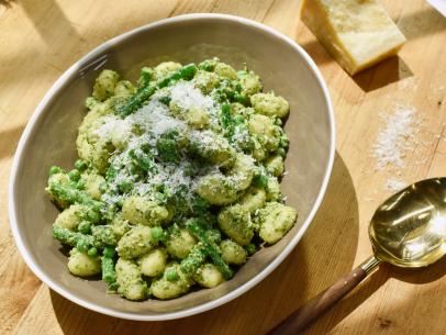 Herb-Infused Spring Pasta Salad