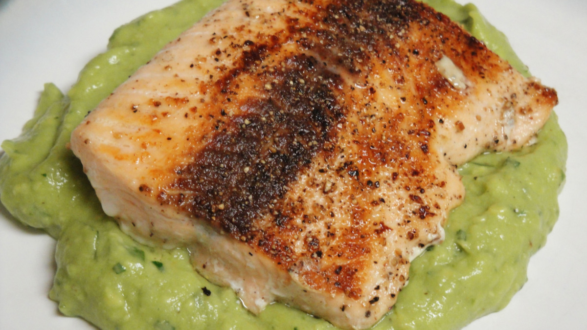 Pan-Seared Salmon with Avocado and Lemon