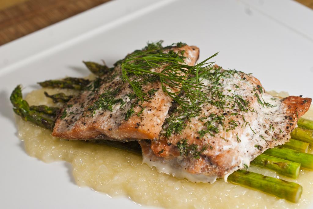 Dill-Baked Salmon with Asparagus