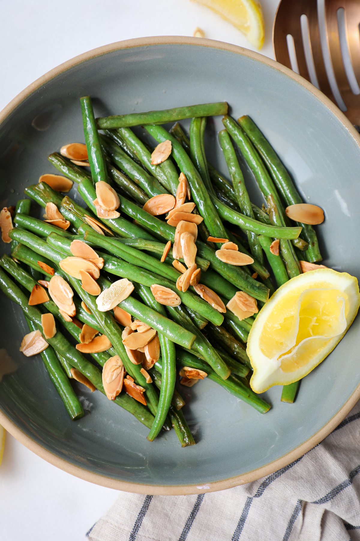 Sautéed Green Beans with Slivered Almonds and Garlic