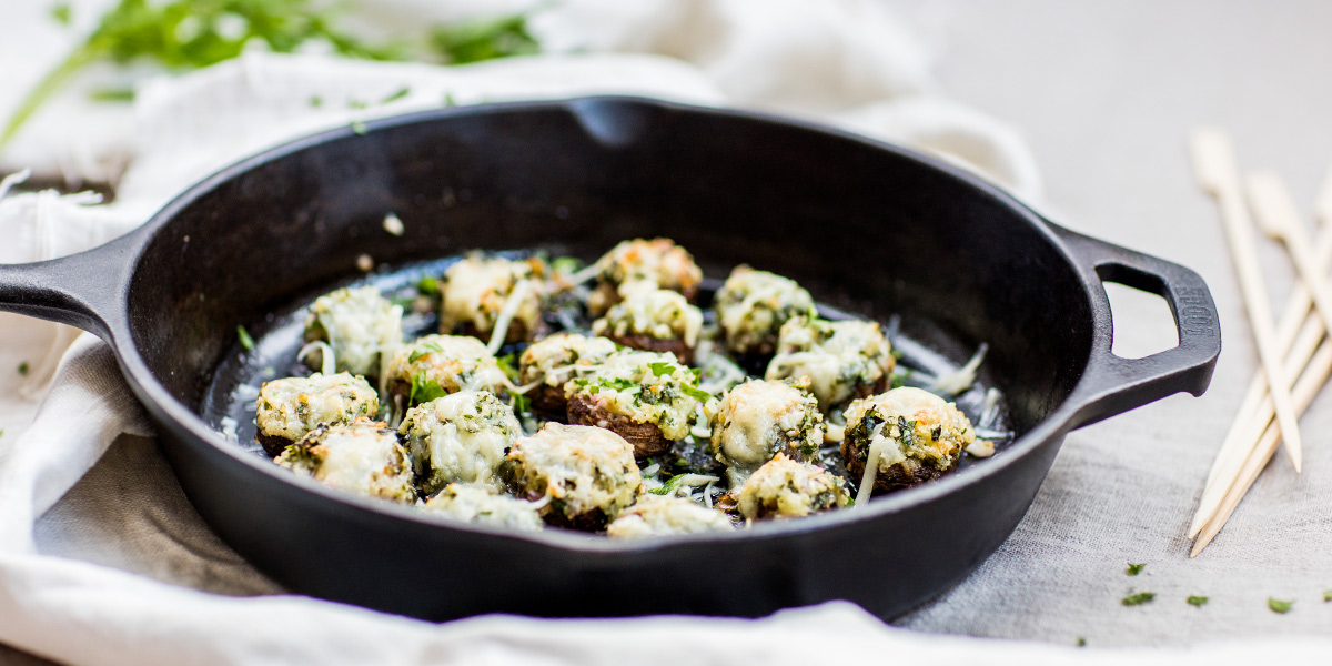 Ring-shaped Stuffed Mushrooms with Mixed Greens