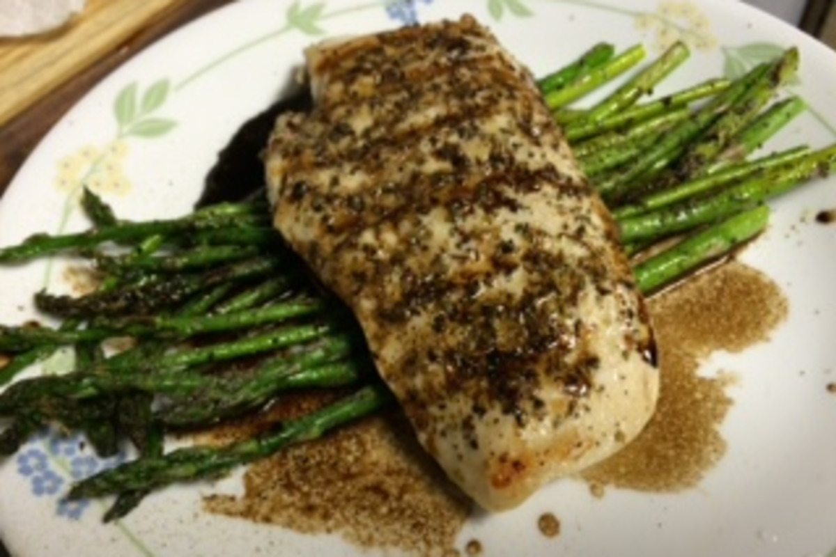 Balsamic-Glazed Chicken with Asparagus and Thyme