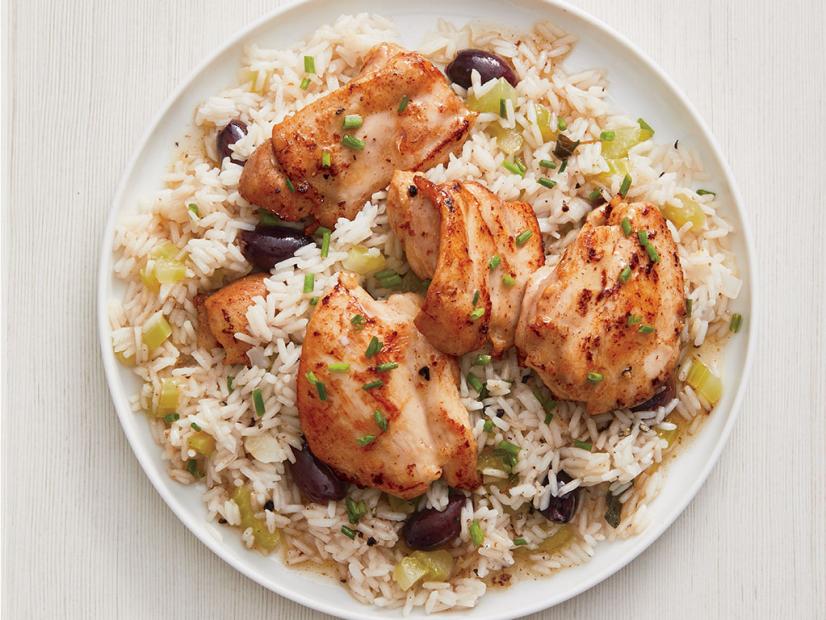 One-Pot Chicken and Rice with Bell Peppers and Olives