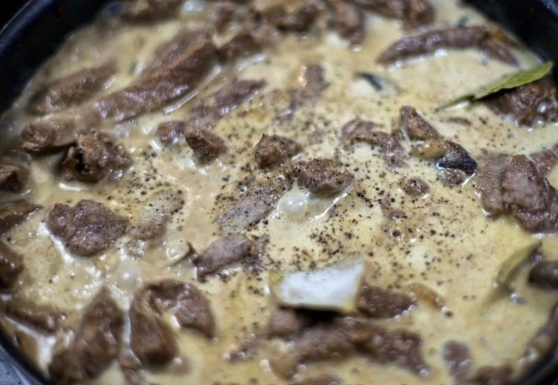 Sautéed Beef with Mushrooms and Sour Cream