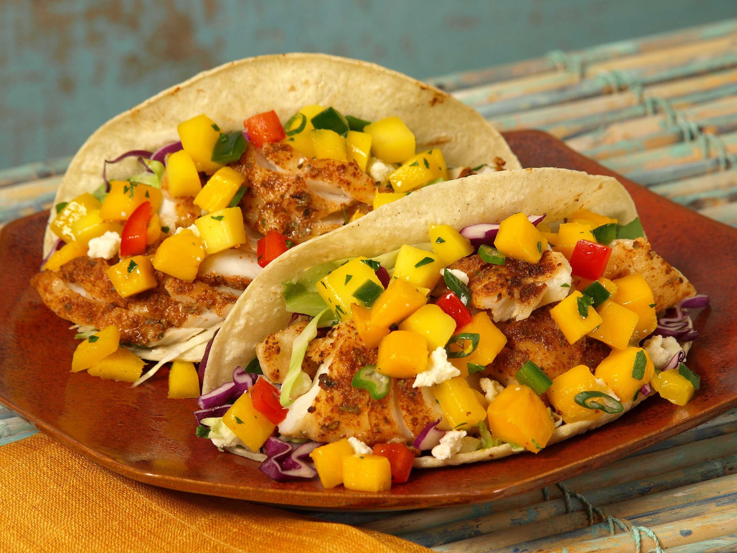 Bistec de Pescado with Mango Salsa