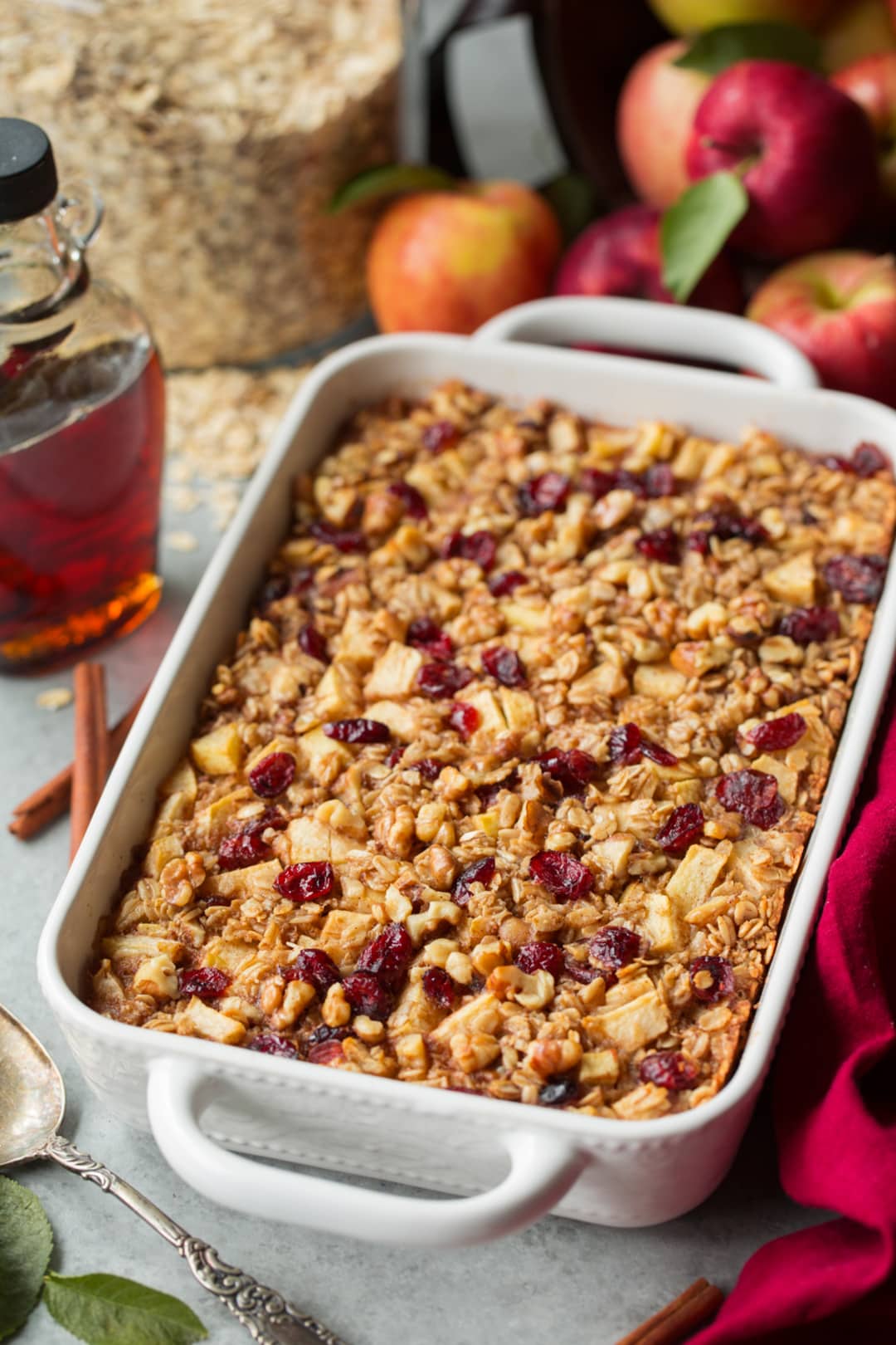 Cinnamon-Spiced Apple and Oat Breakfast Bake