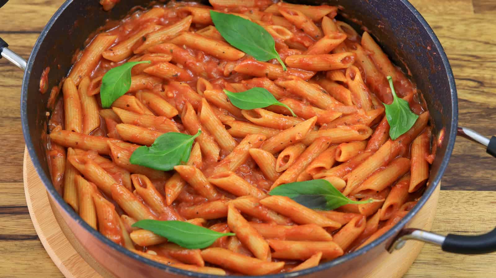 One-Pot Lentil and Pasta Bowl with Tomato Sauce