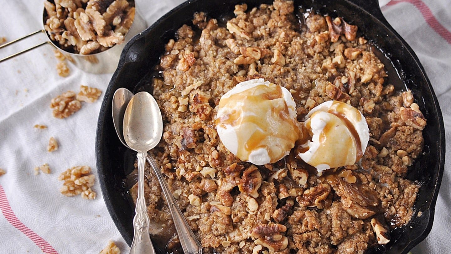 Baked Pear and Apple Crisp with Ginger and Walnuts