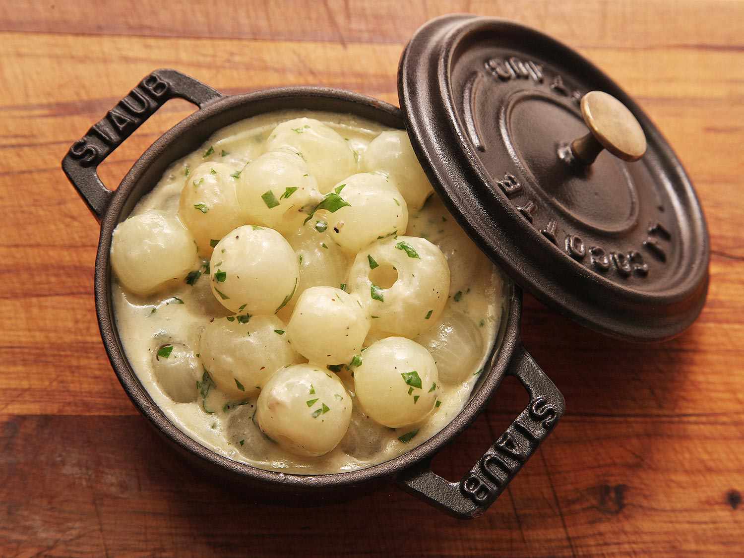 Burgundy-Style Chicken with Pearl Onions