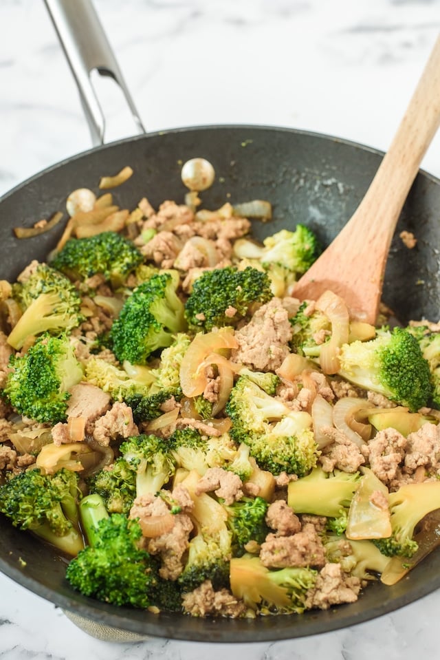 Ginger Stir-Fried Turkey with Broccoli