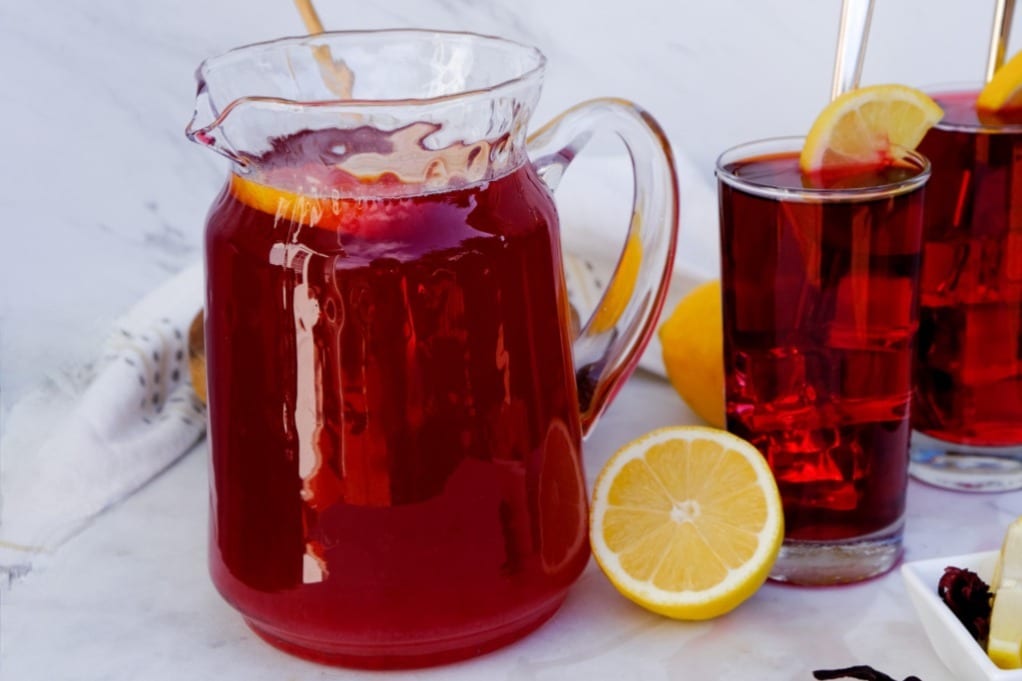 Hibiscus-Infused Sparkling Lemonade