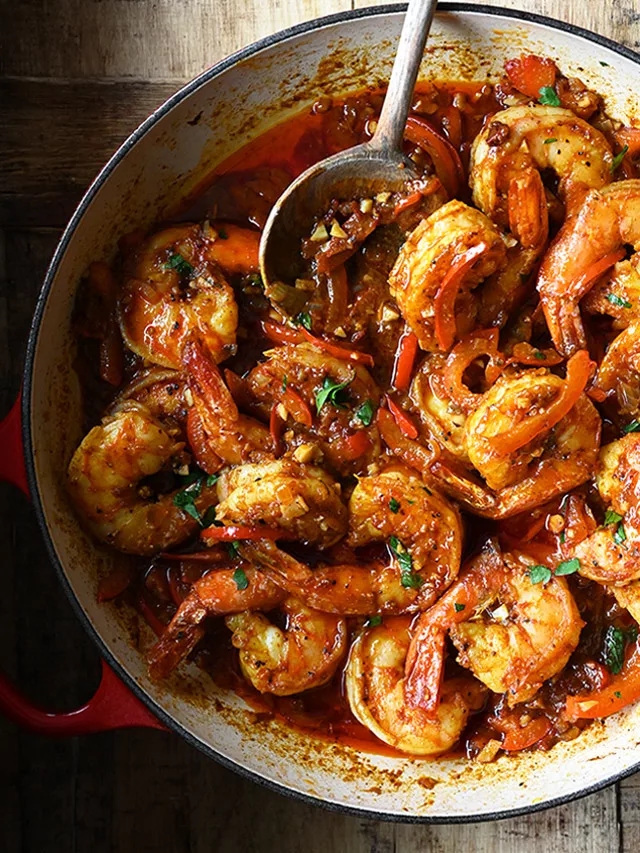 Harissa-Spiced Shrimp with Bell Pepper and Cucumber Salad