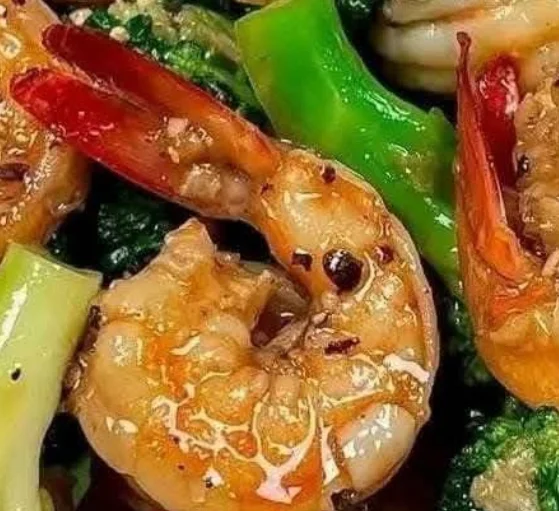 Stir-Fried Shrimp with Bell Peppers and Broccoli