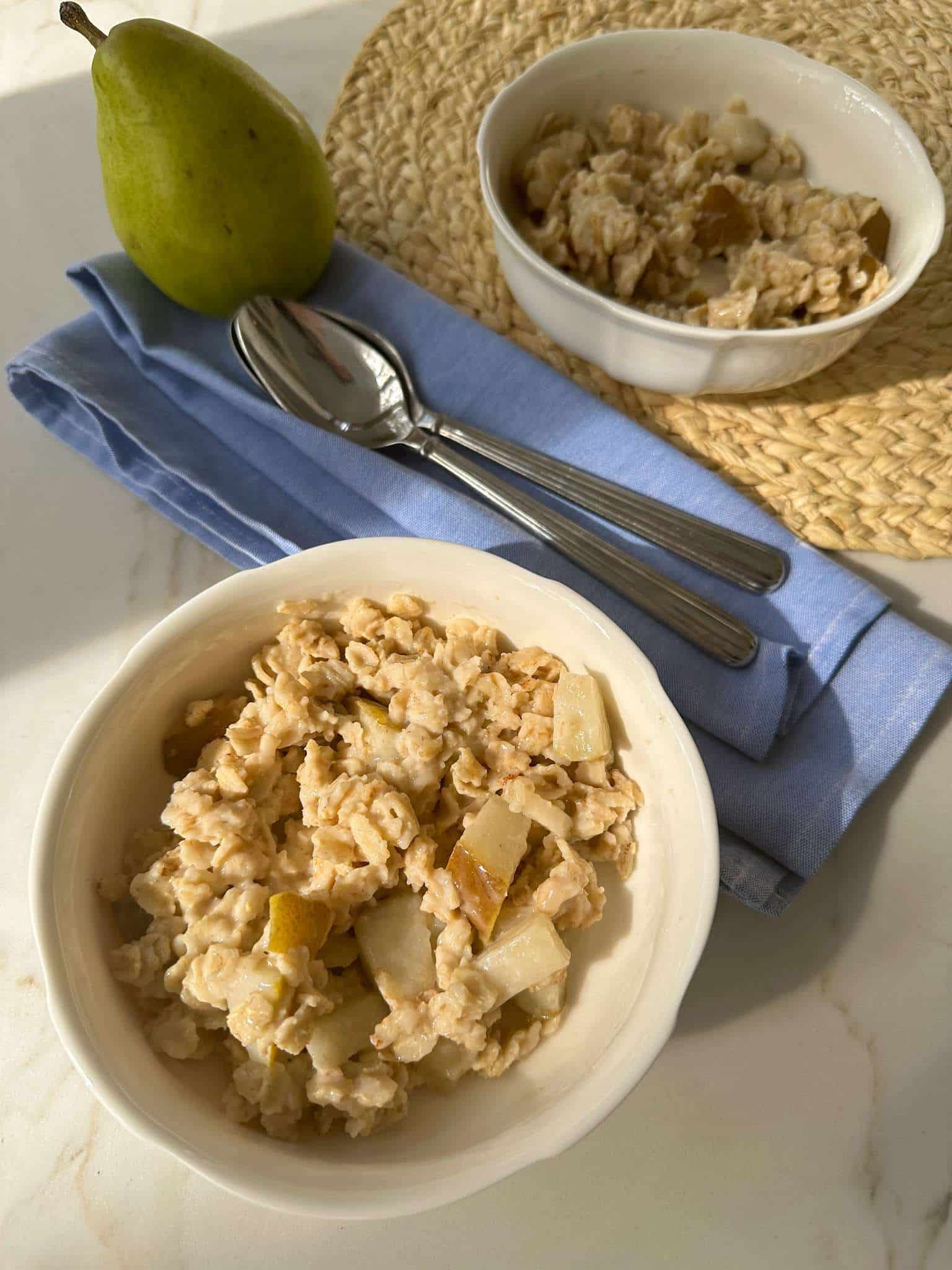 Cinnamon-Spiced Oatmeal with Pear and Walnuts