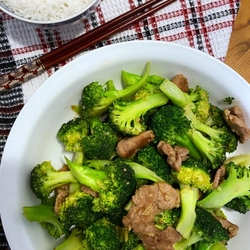 Stir-Fried Pork with Broccoli and Ginger