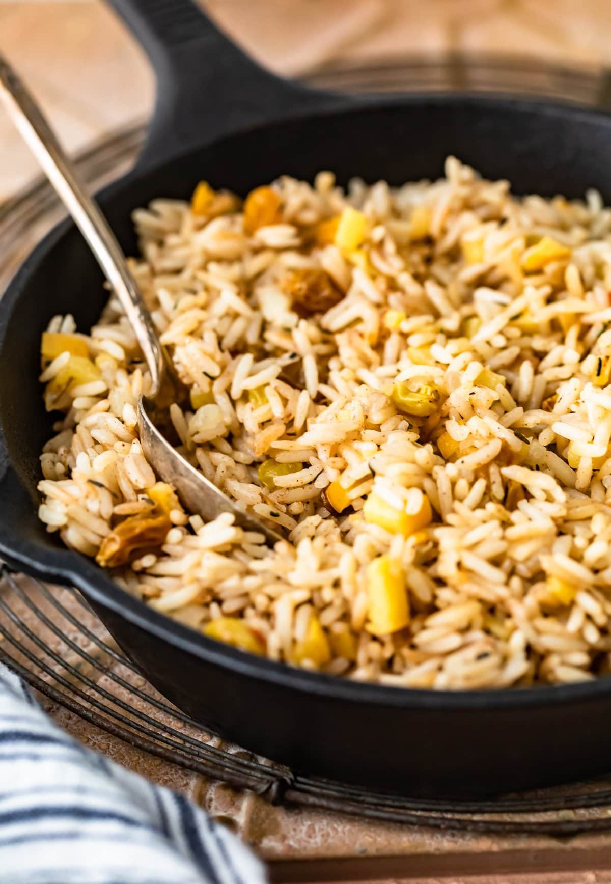 Cinnamon-Spiced Rice Pilaf with Toasted Cashews and Raisins
