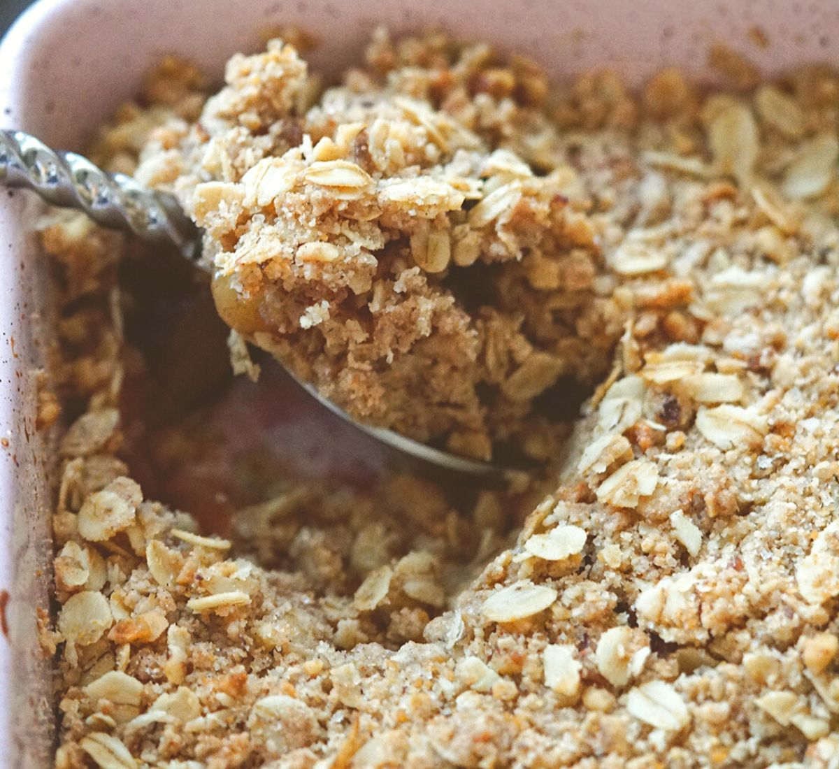 Vanilla-Infused Berry Crumble with Oat Topping