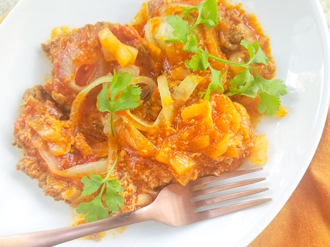 Bistec en Salsa with Pineapple and Olives