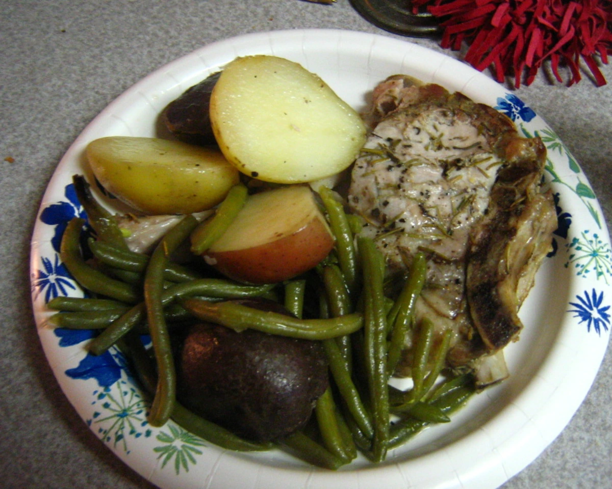 Rosemary-Pepper Pork Tenderloin with Green Beans