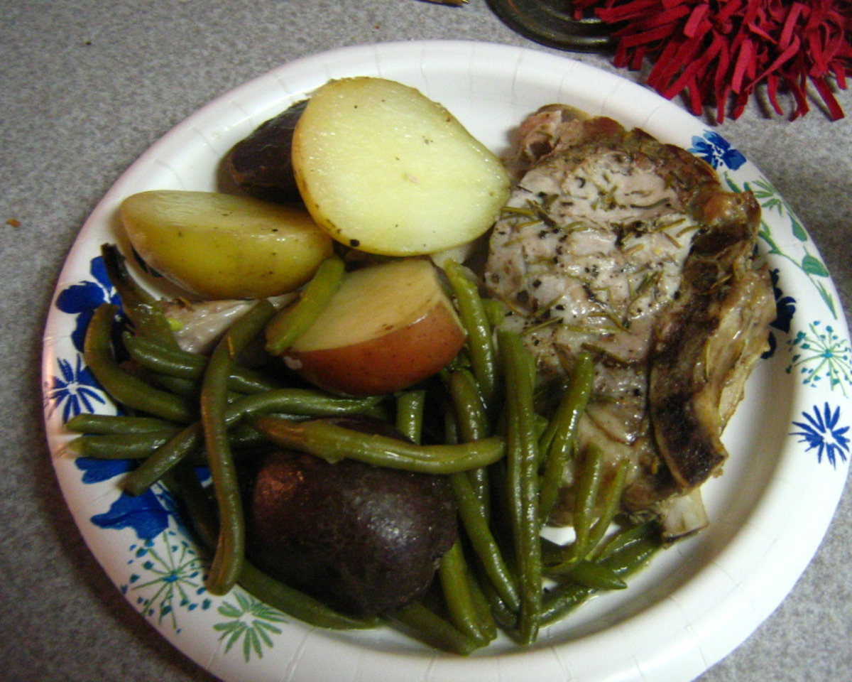 Rosemary-Pepper Pork Tenderloin with Green Beans