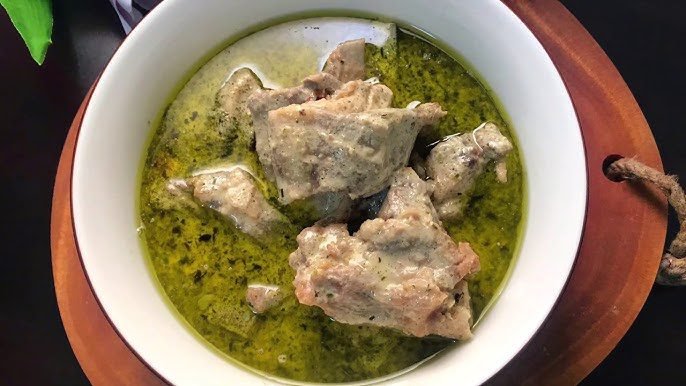 Saffron-Infused Kashmiri Lamb with Yogurt Sauce