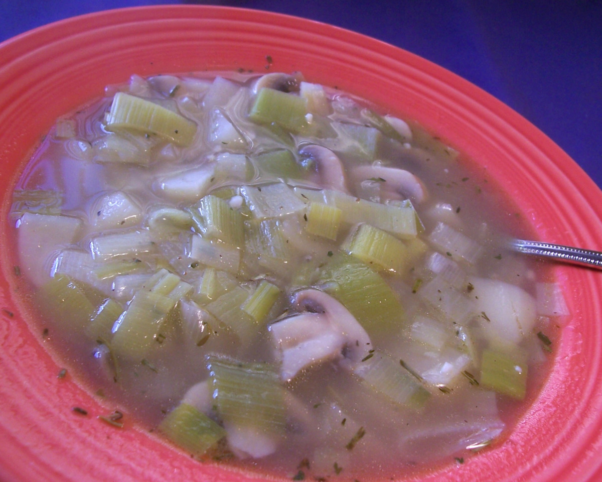 Simmered Mushroom and Leek Soup with White Wine