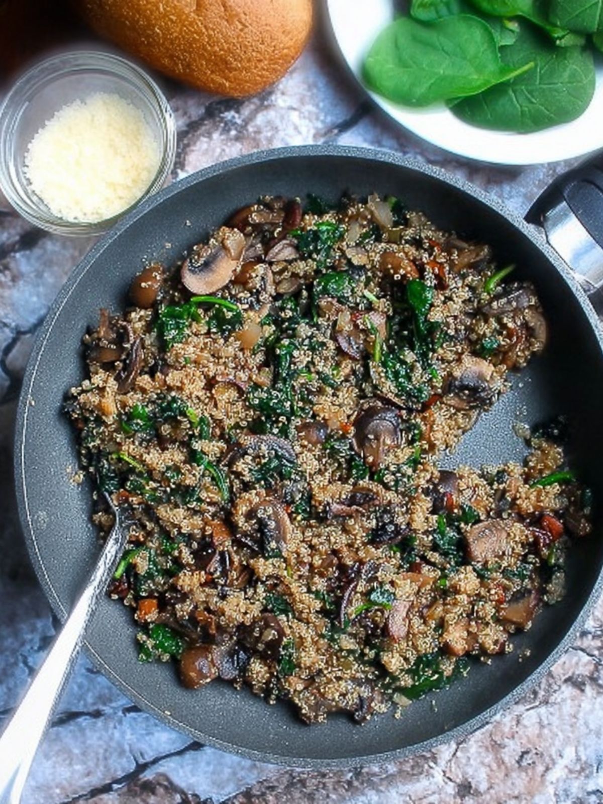 One-Pan Mushroom and Spinach Quinoa