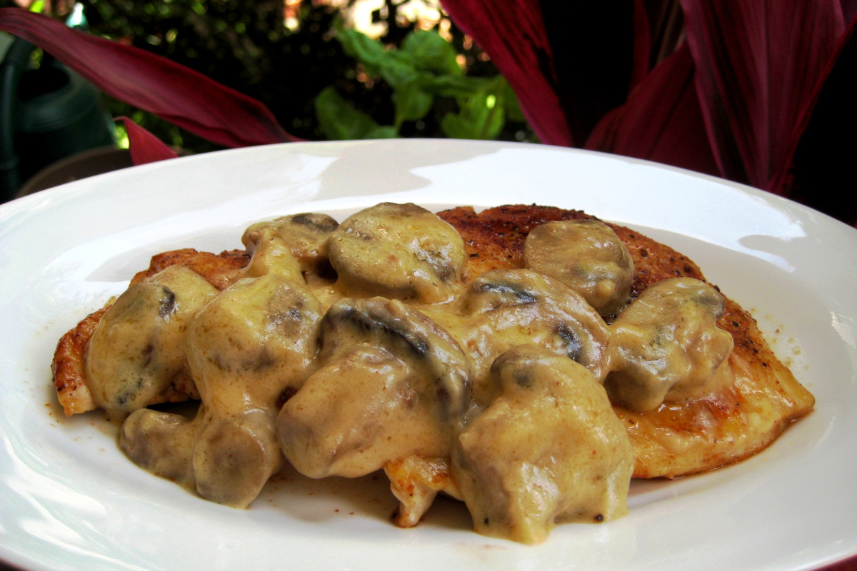 Pan-Fried Chicken with Mushroom Cream Sauce