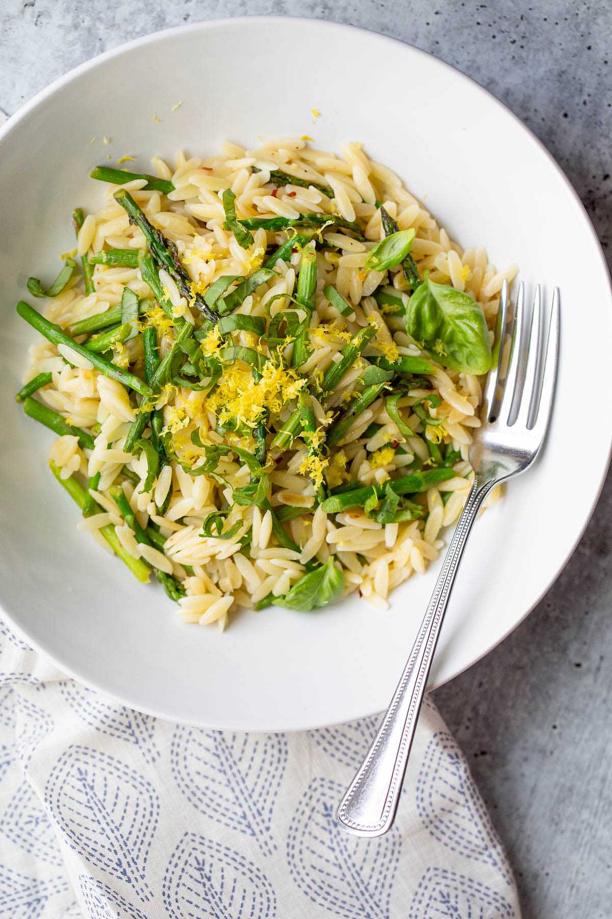 Saffron-Scented Lemon Orzo with Asparagus