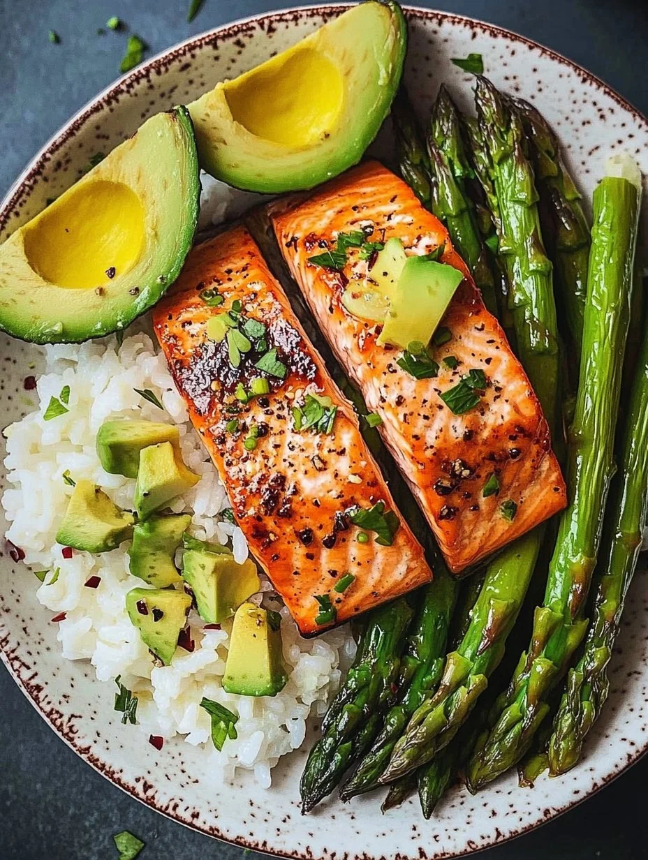 Pan-Seared Salmon with Lemon-Dill Asparagus and Avocado