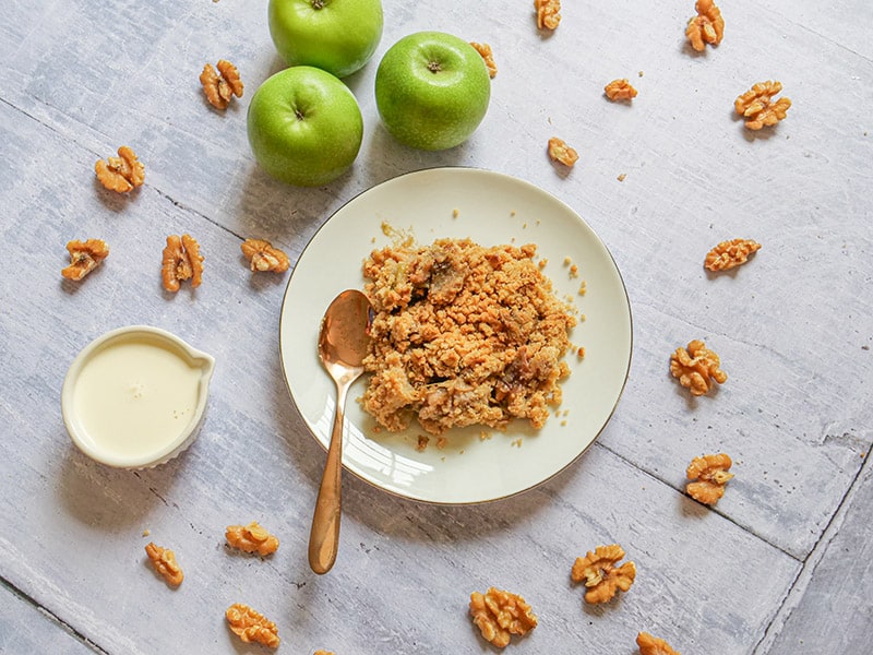 Rhubarb-Apple Crumble with Oats