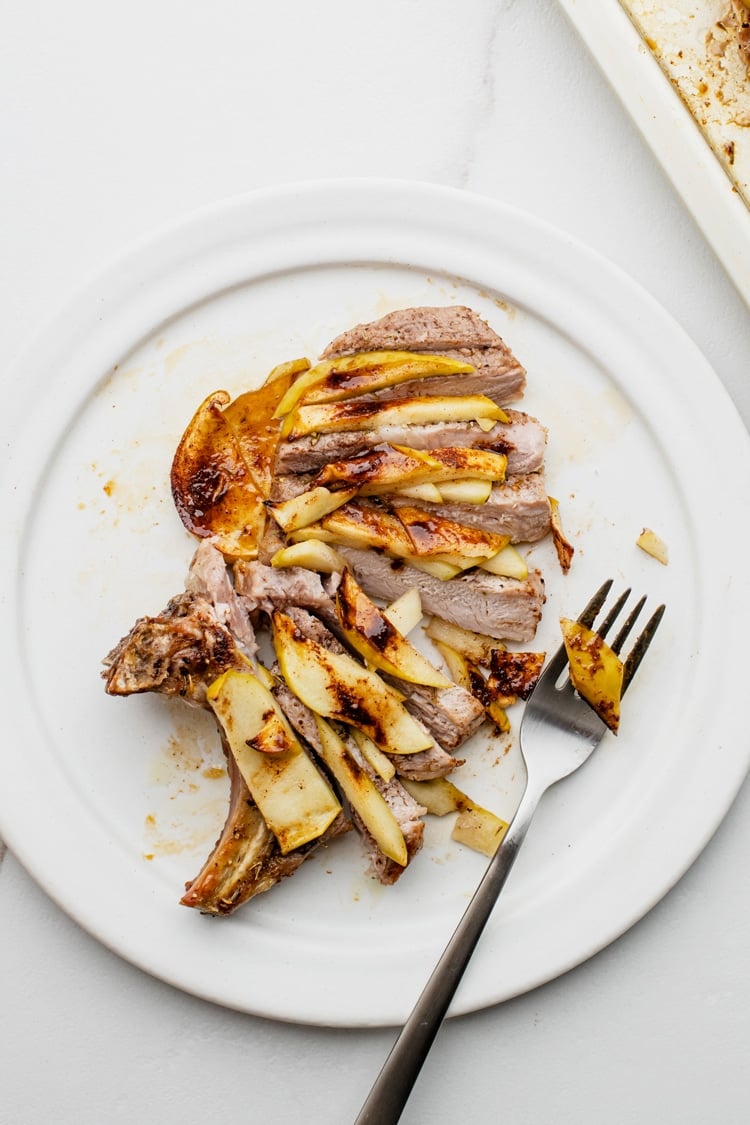 Oven-Baked Pork Chops with Apple and Thyme