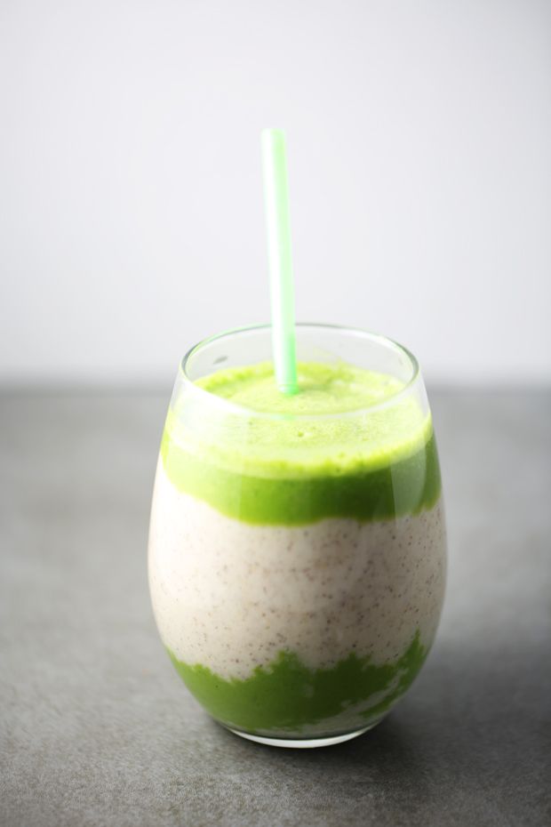 Pineapple Spinach Smoothie with Chia Seeds