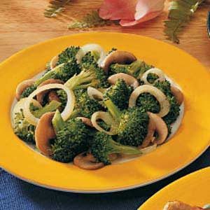 Stir-Fried Broccoli and Mushroom Medley