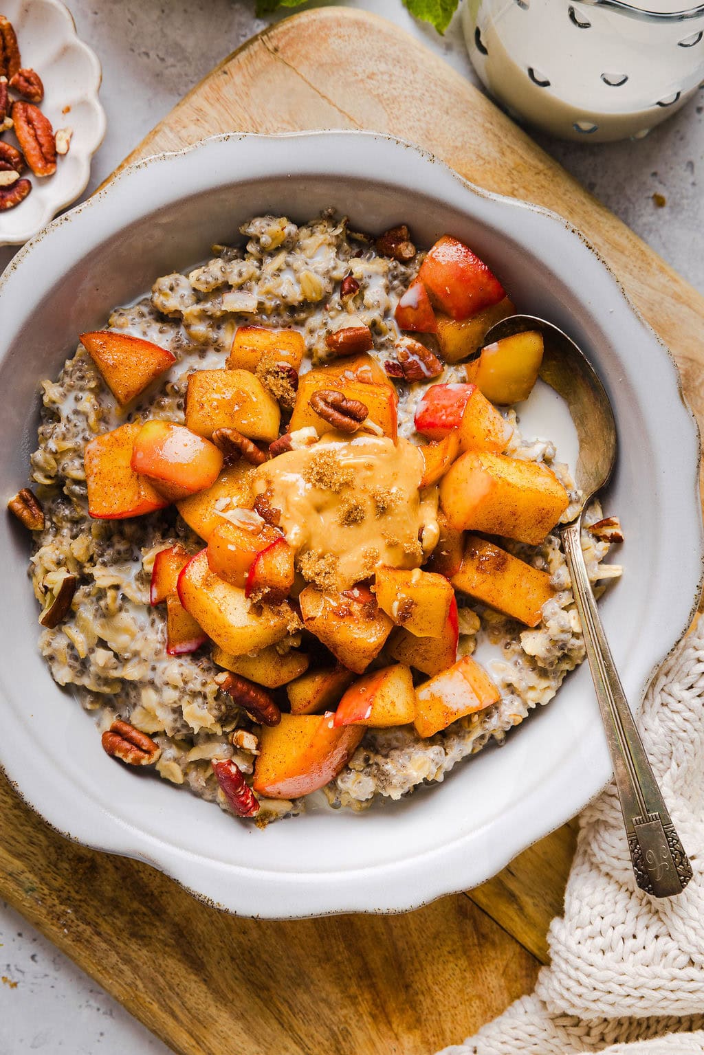 Cardamom-Spiced Oatmeal with Cinnamon Roasted Apples