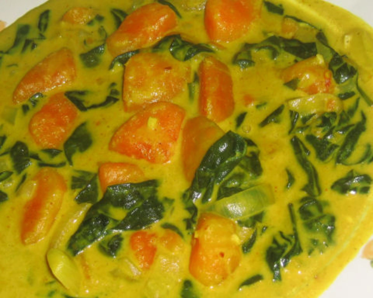 One-Pot Curry Chicken with Sweet Potatoes and Spinach