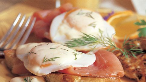 Smoked Salmon Benedict with Dill-Yogurt Sauce