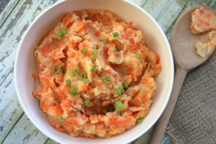 Herb-Infused Potato and Carrot Mash with Chives