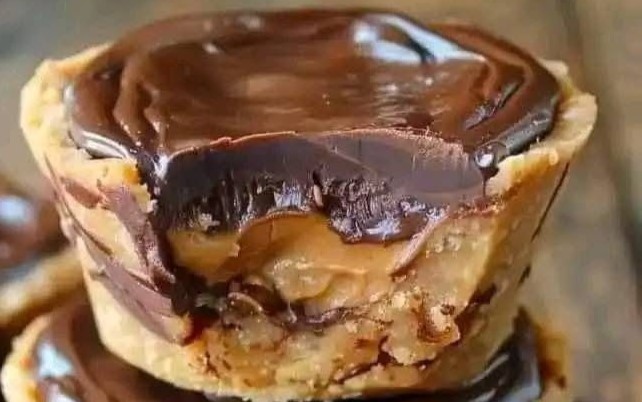 No-Bake Chocolate Peanut Butter Cups with Sea Salt