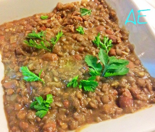 Slow-Cooked Black Lentils with Kidney Beans