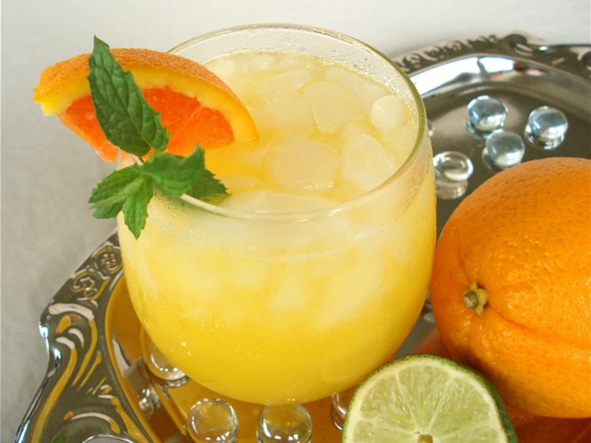 Mango and Lime Rum Fizz