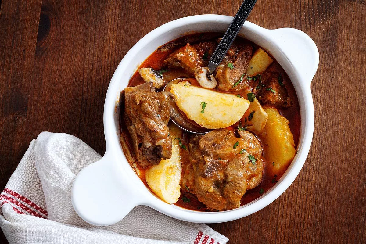 Slow-Cooked Lamb and Potato Stew with Onions