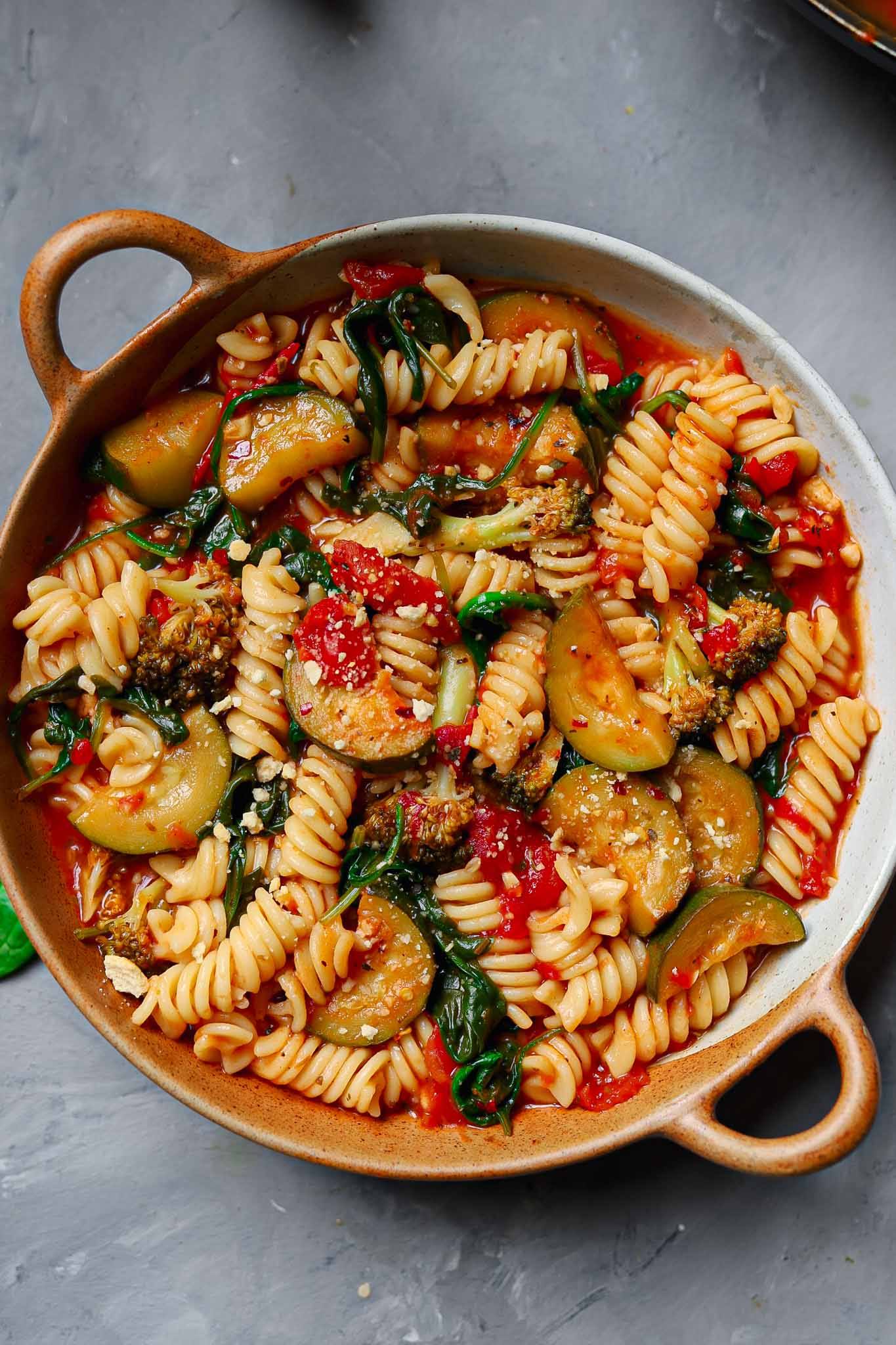 Rustic Tomato-Pasta with Adjustable Herb Blend