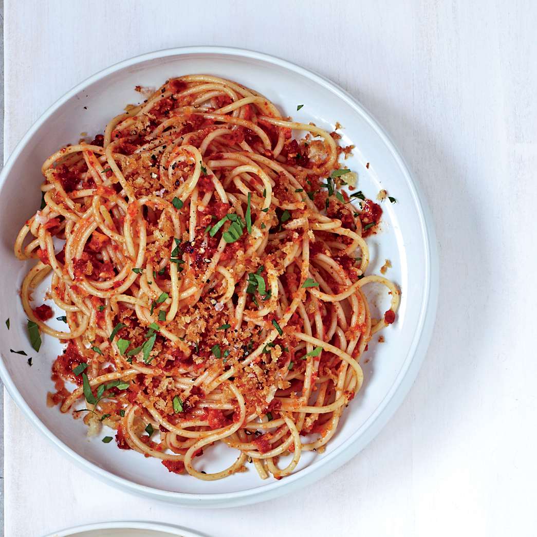 Spaghetti with Sun-Dried Tomato and Fresh Basil Pesto
