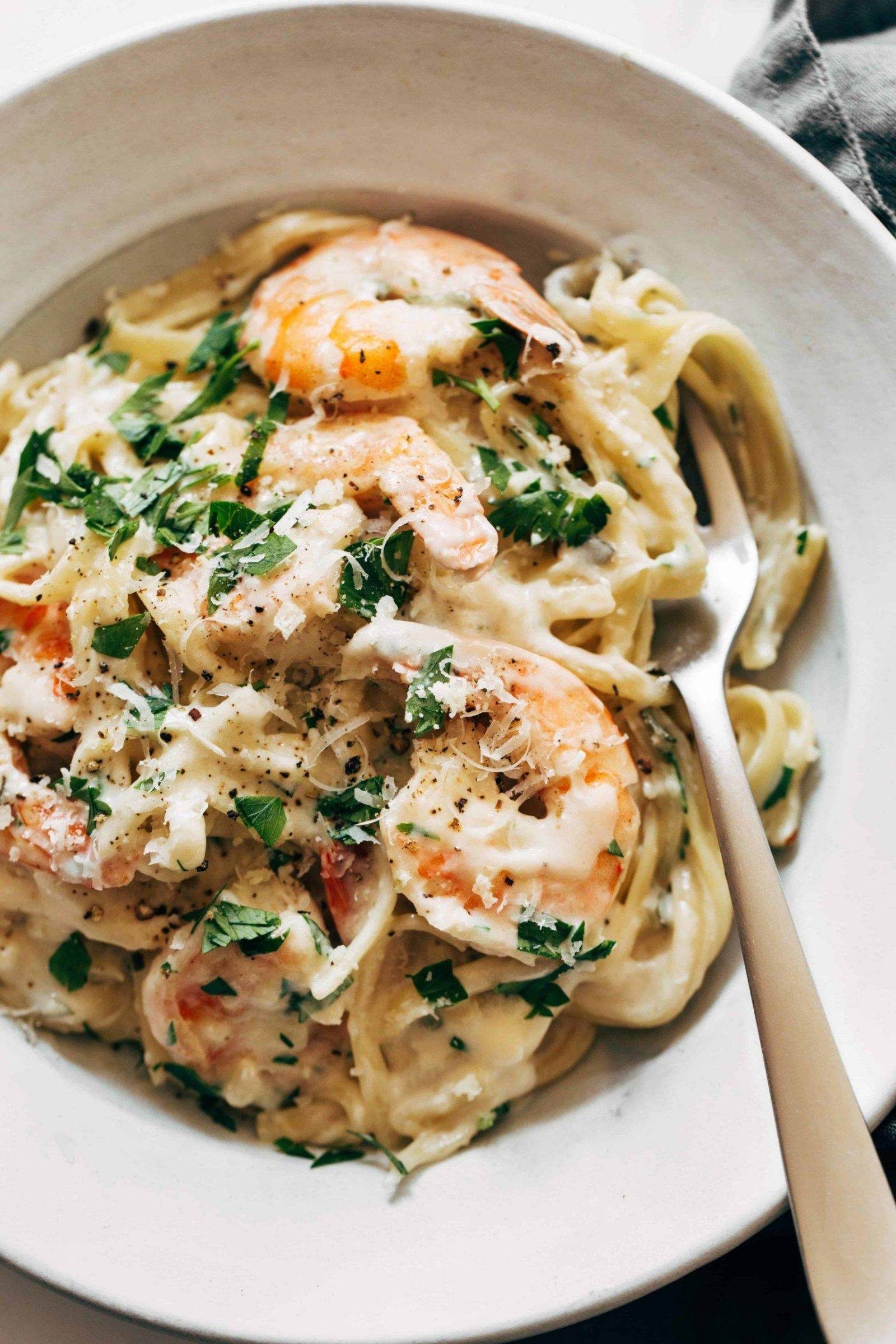 One-Pot Garlic Shrimp and Linguine with Spinach