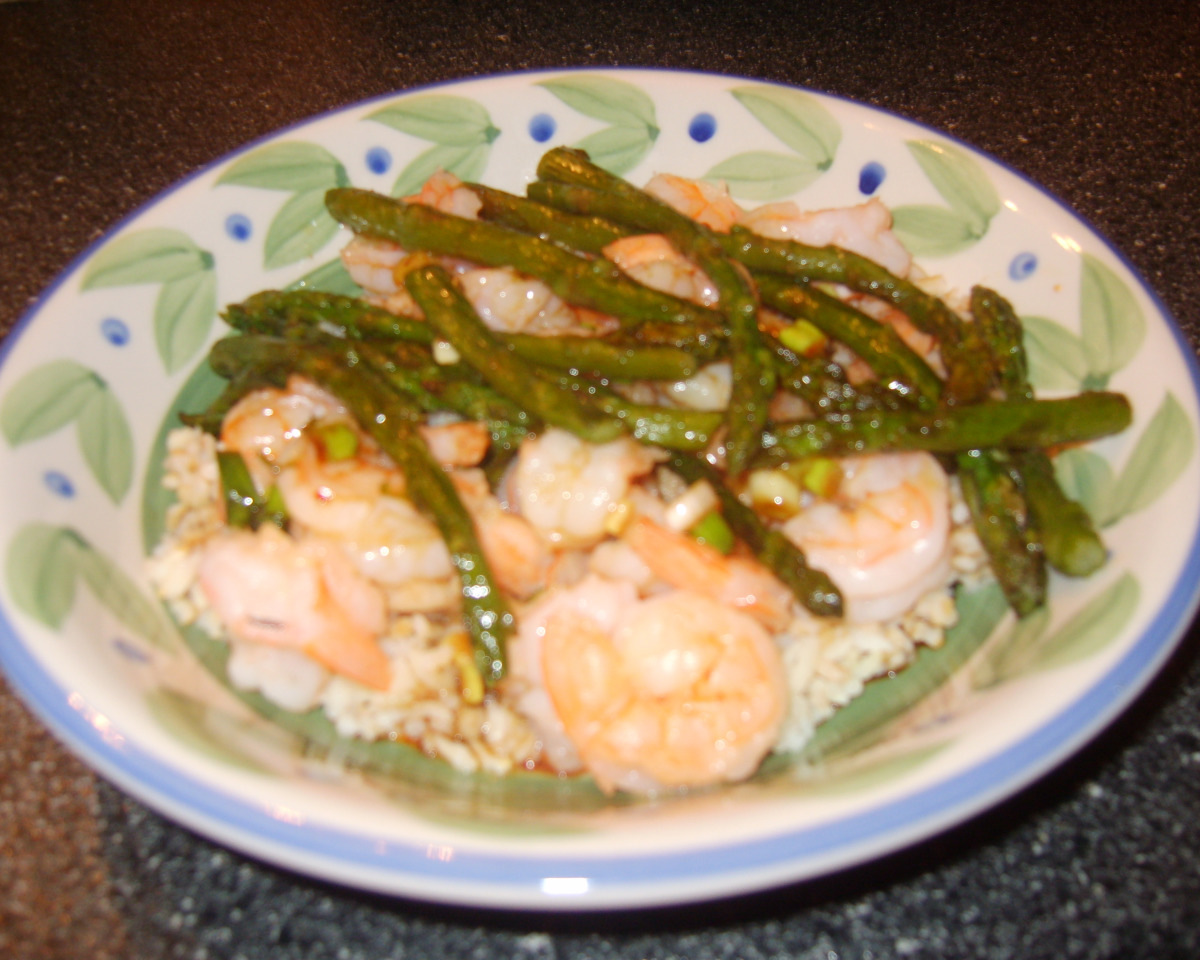 Saffron-Infused Shrimp and Asparagus