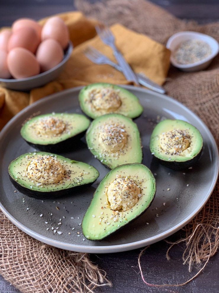 Smashed Avocado and Scrambled Eggs with Everything Bagel Seasoning